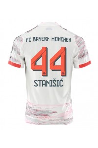 Bayern Munich Josip Stanisic #44 Jalkapallovaatteet Vieraspaita 2025-26 Lyhythihainen